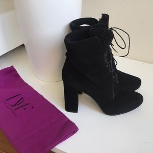 DvF Black Suede Booties size 6M 🙋🏻‍♀️